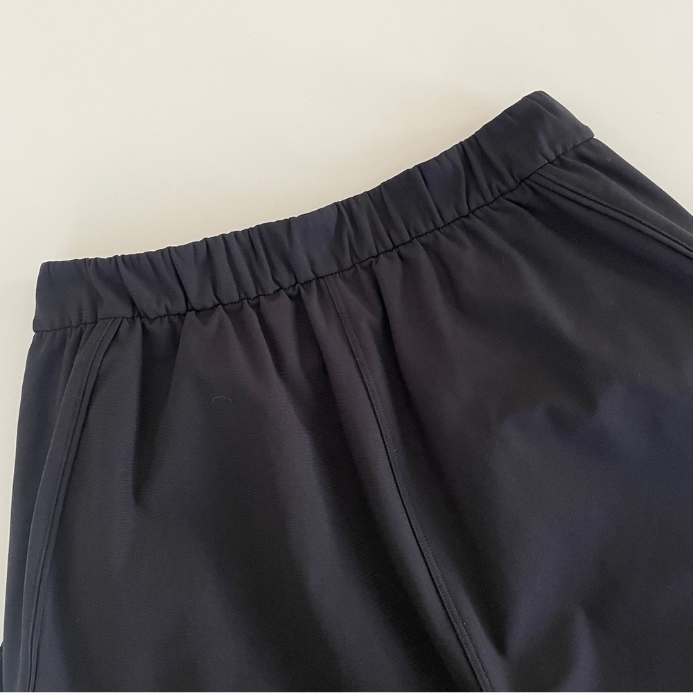 Lululemon Essential High-Rise Trouser in Black - Picture 7 of 13